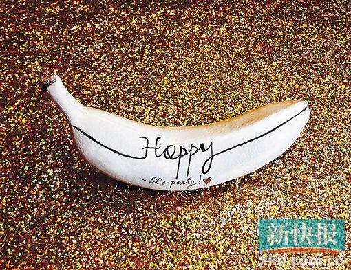 ▲Marta Grossi本季为iBlues设计的四款香蕉涂鸦,分别代表iBlues的四个黄金十年。