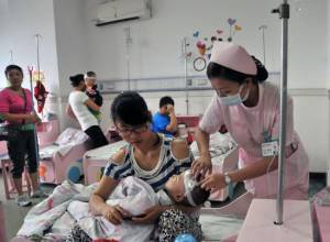 河北:气温骤降流感进入高发季 易感人群早预防