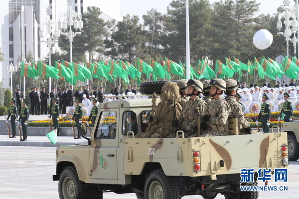 沙漠中的侦察兵。