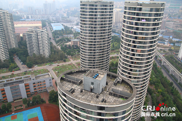 重庆一小区现椭圆形居民楼 据称能抗击12级地