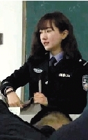 河南最美女教师任职警校 上课被围观(图)|学