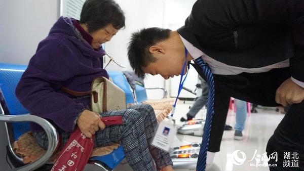 武汉居家养老服务站添新点 养安享落户光明社