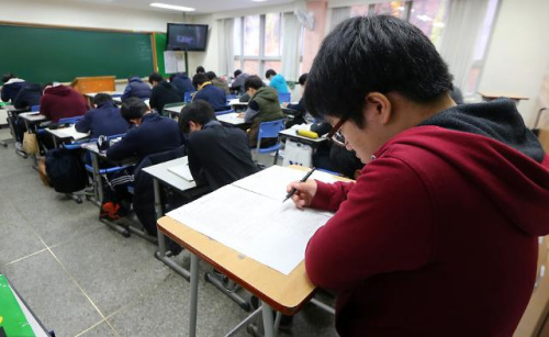 韩国高考倒计时3天 申请人数较去年减少1000