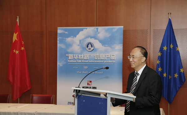 11月12日,在比利时首都布鲁塞尔的欧洲议会,新华社欧洲总分社社长王朝文在仪式上致辞。周磊 摄