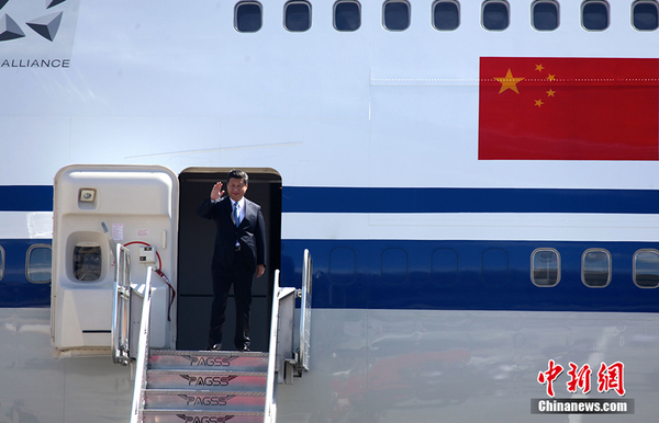  习近平 抵达菲律宾马尼拉  出席APEC 领导人会