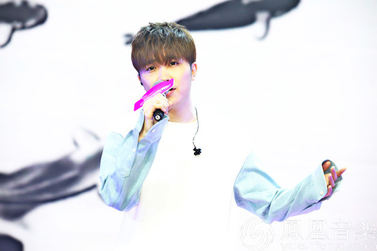 徐良助阵MusicRadio巡演收官站 现场献唱人气