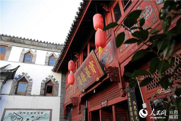 严家大院始建于清朝光绪三十二年（公元1907年） 人民网 薛丹 摄