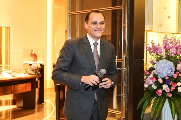 大中华区及澳洲董事总经理平兴韬先生为新店开业致词