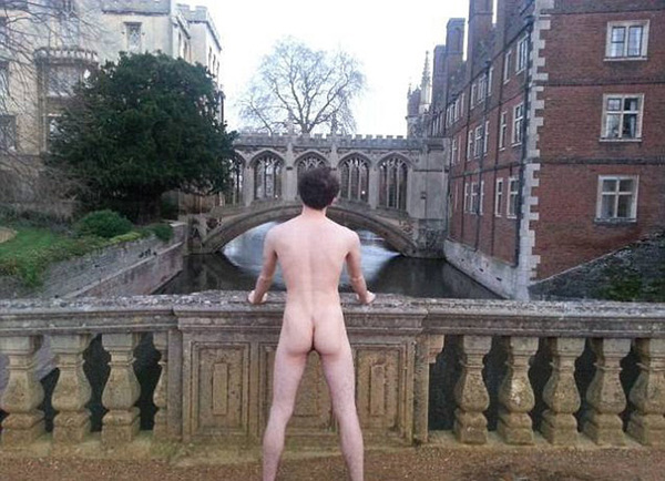 英国剑桥大学“最美臀部”竞赛入围者曝光。（网页截图）