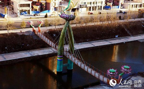 亭亭玉立的“莲花桥”郝微微 摄