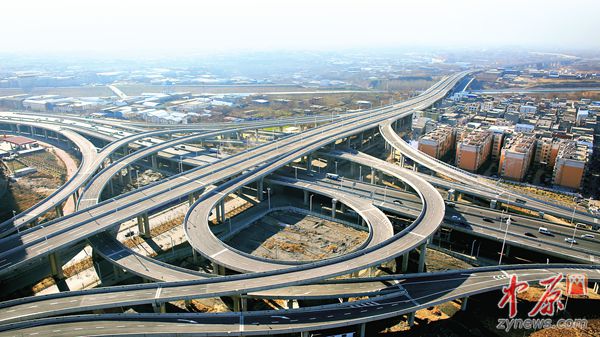 　　俯瞰陇海路高架桥 资料图片