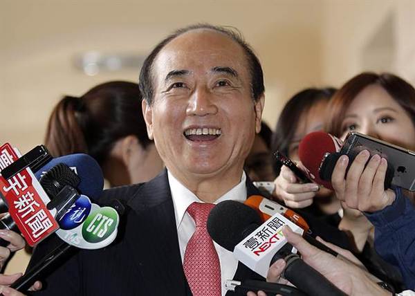 王金平笑着表示自己“还是最公道的啦”。（姚志平摄）图片来源：台湾《中时电子报》