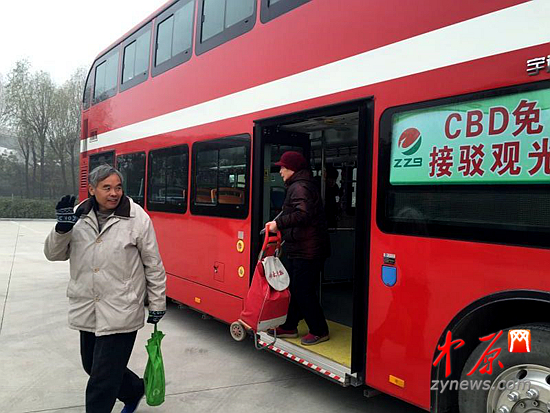 郑州双层巴士，专为&ldquo;上合会&rdquo;定制。