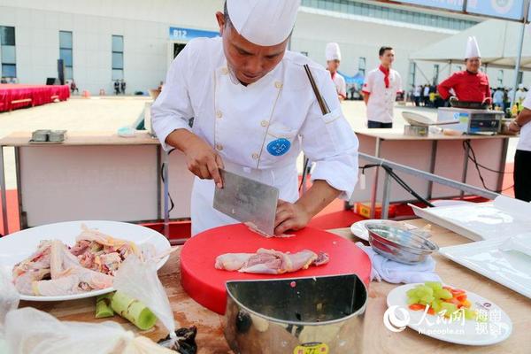 海南300多名厨师激烈比拼冬交会烹饪大赛|技能