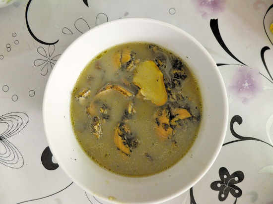 艾绒猪小肚汤|文火|去皮