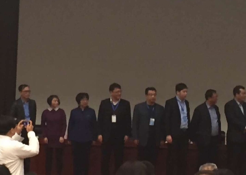 凯迅惠商防伪公司董事长和国家领导合影留念