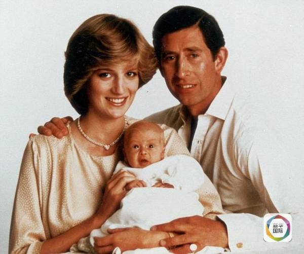 　　1982年，威廉王子出生，那是查尔斯与戴安娜婚后最快乐的一段时光。