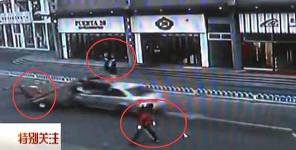 事发现场视频监控截图