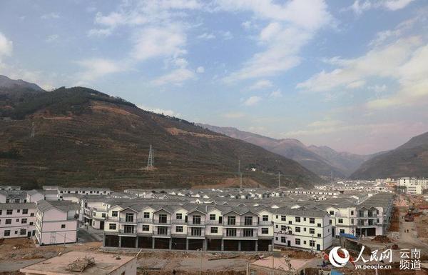 鲁甸县龙头山镇甘家寨集中安置点一角。人民网 虎遵会 摄