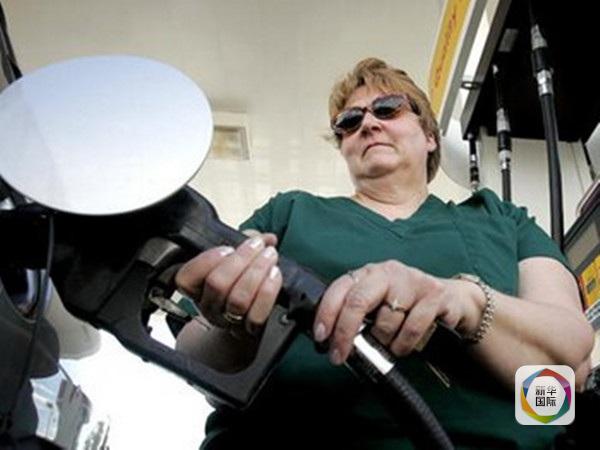 美国加油重回2美元时代 今年总计节省1000亿