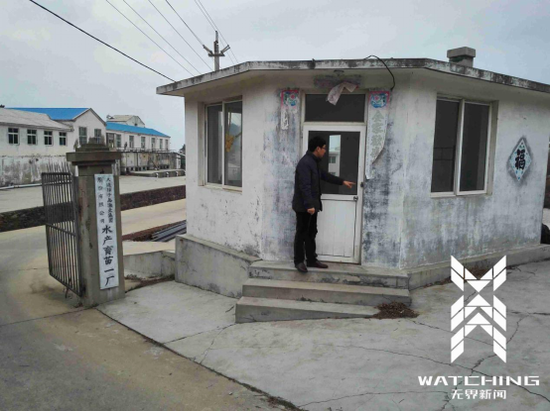 　　育苗一厂内空无一人，门卫室紧锁