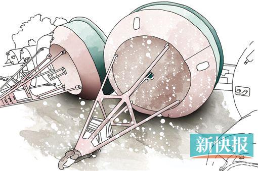 ●浮标安放后需要定期检查和保养。这些浮标是拉回来等待清洗的,上面布满了海草、贝壳等海生物尸体。