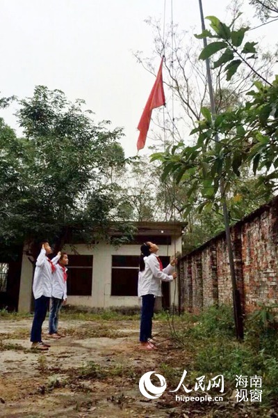 学校的升旗仪式