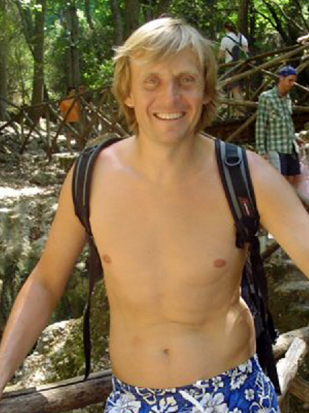 41岁的英国人西蒙·沃森连续捐精16年，成为800多个孩子的父亲。（图片：《镜报》）