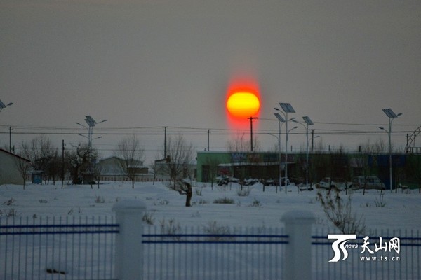 1月22日，和布克赛尔县查和特乡日柱奇观。