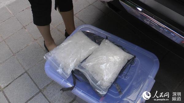 查获大包冰毒。（深圳海关 供图）