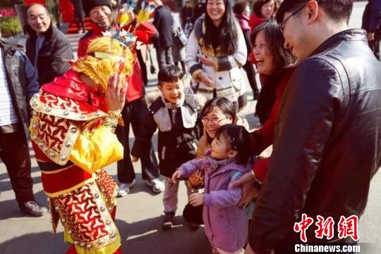 绍兴会稽山景区金猴迎春 绍宣提供