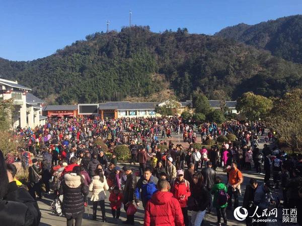 上饶三清山旅游景区_三清山旅游收入(2)