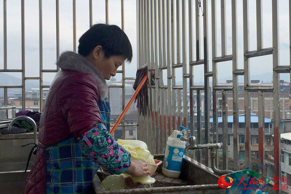 这样忙碌一天下来，能为尹大姐带来200元的收入，比平常高出许多。  李章亮摄