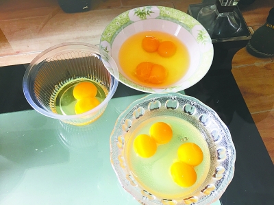  连打 14个鸡蛋全是 双黄蛋 |双黄|女士_凤凰资讯
