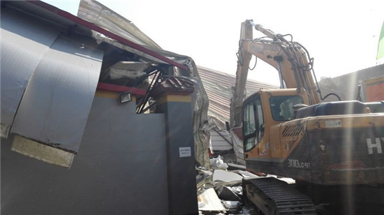 北京朝阳区拆除3000余平米隐患突出彩钢板违法建筑