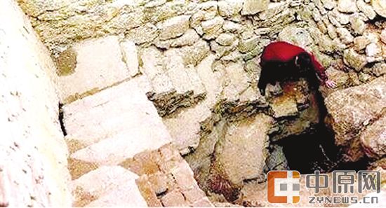 本报2011年7月以“贾鲁河源头有个深不见底的洞”为题报道了一户外探险小组进入圣水洞探险的事。郑州晚报记者张翼飞（资料图片）