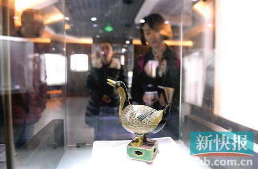 ■御窑厂遗址出土的瓷器。