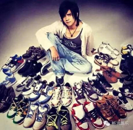 吴奇隆刘诗诗婚礼请柬曝光 小猪收藏了五千多