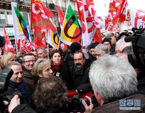 法国举行大规模示威游行抗议劳动法修改草案(