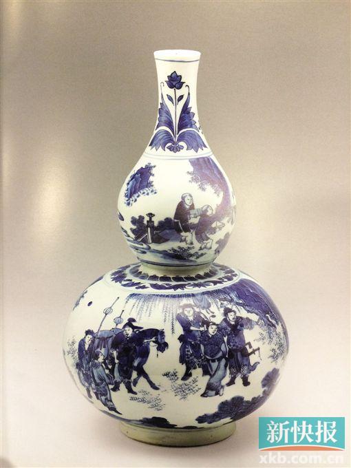 ■景德镇窑青花人物故事图葫芦瓶