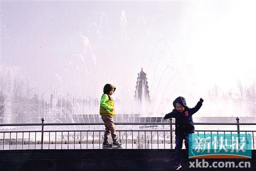 ■大雁塔北广场的大型音乐喷泉。