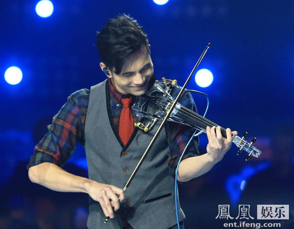 《好歌曲》惊现王力宏接班人 手上小提琴暴露