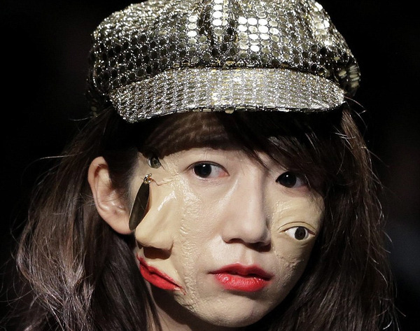 凡人不懂的时尚:东京时装周惊现变异模特(高