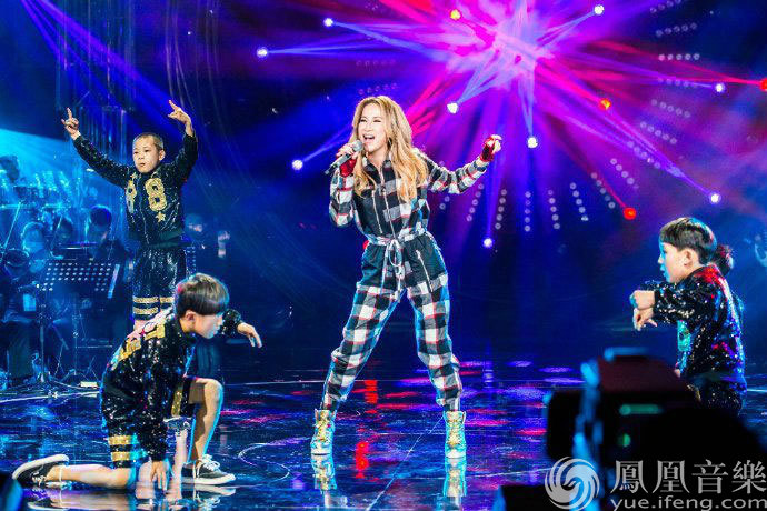 玟颠覆形象玩嘻哈 惊艳改编被赞不潮不花钱