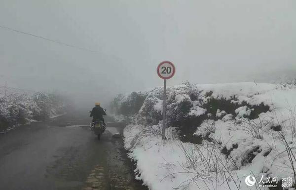 三月天气猴性十足 云南嵩明等多地突降飞雪|