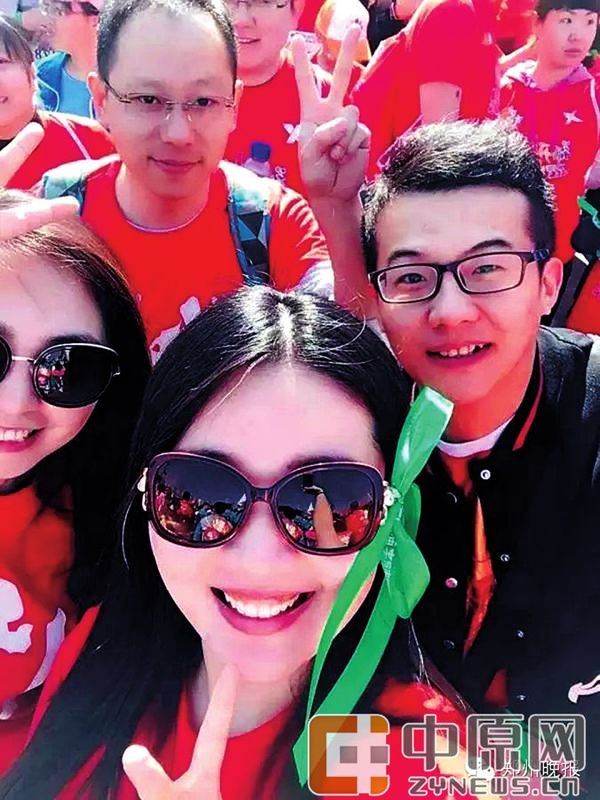 其实郑报美女只是一个缩影，奔跑的妹子都是美美哒