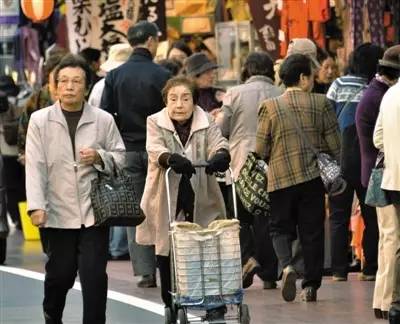 日本农村人口老龄化_日本 推出无人农机应对农业人口老龄化问题(2)