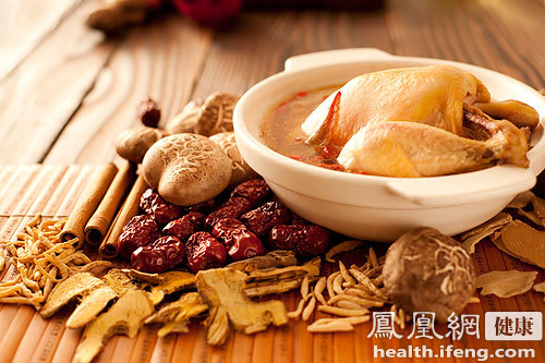 4种食物帮你轻松去皱|去皱纹|丝瓜汁_凤凰健康