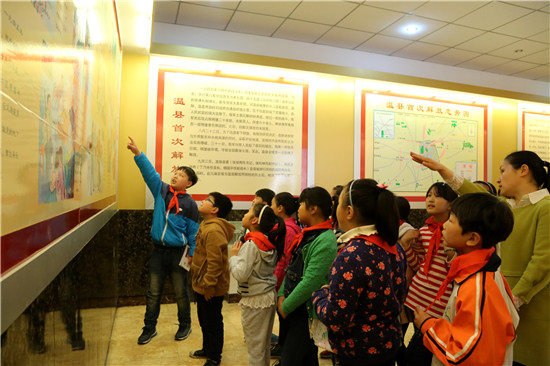 温县教育局组织全县师生开展清明祭英烈活动