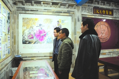 市民在宋慈文博馆参观。